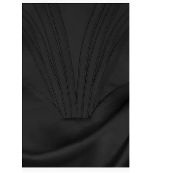 Elegant Black Strapless Dress - Picture 7 of 8